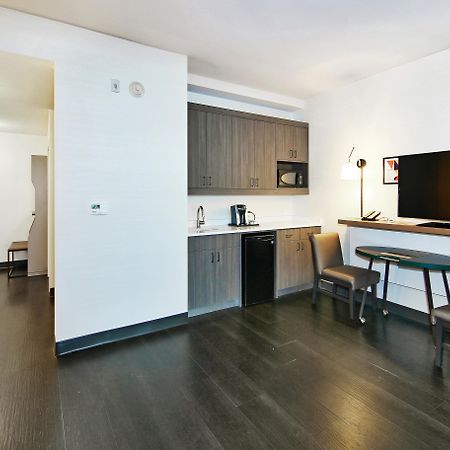 Holiday Inn Hotel & Suites - Calgary Airport North By Ihg Kültér fotó
